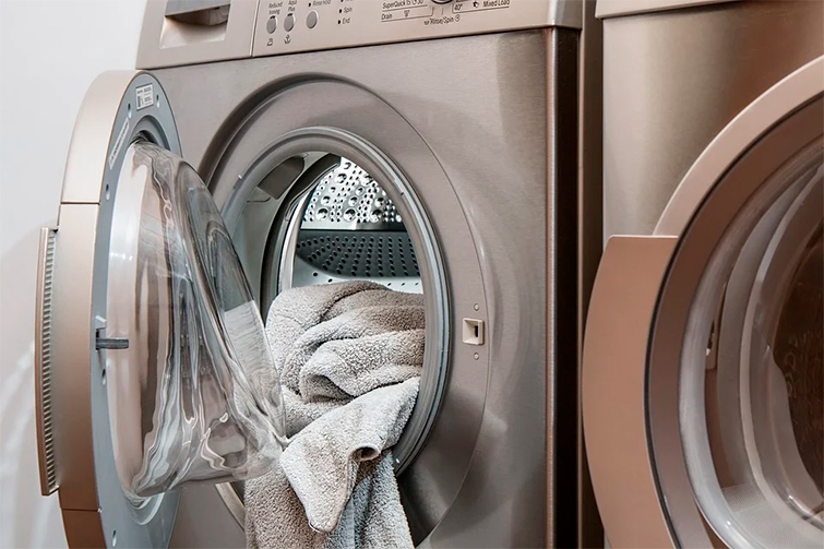 Imagen para ilustrar las lavadoras ozono, lo que es una manera de limpiar la ropa de forma sostenible